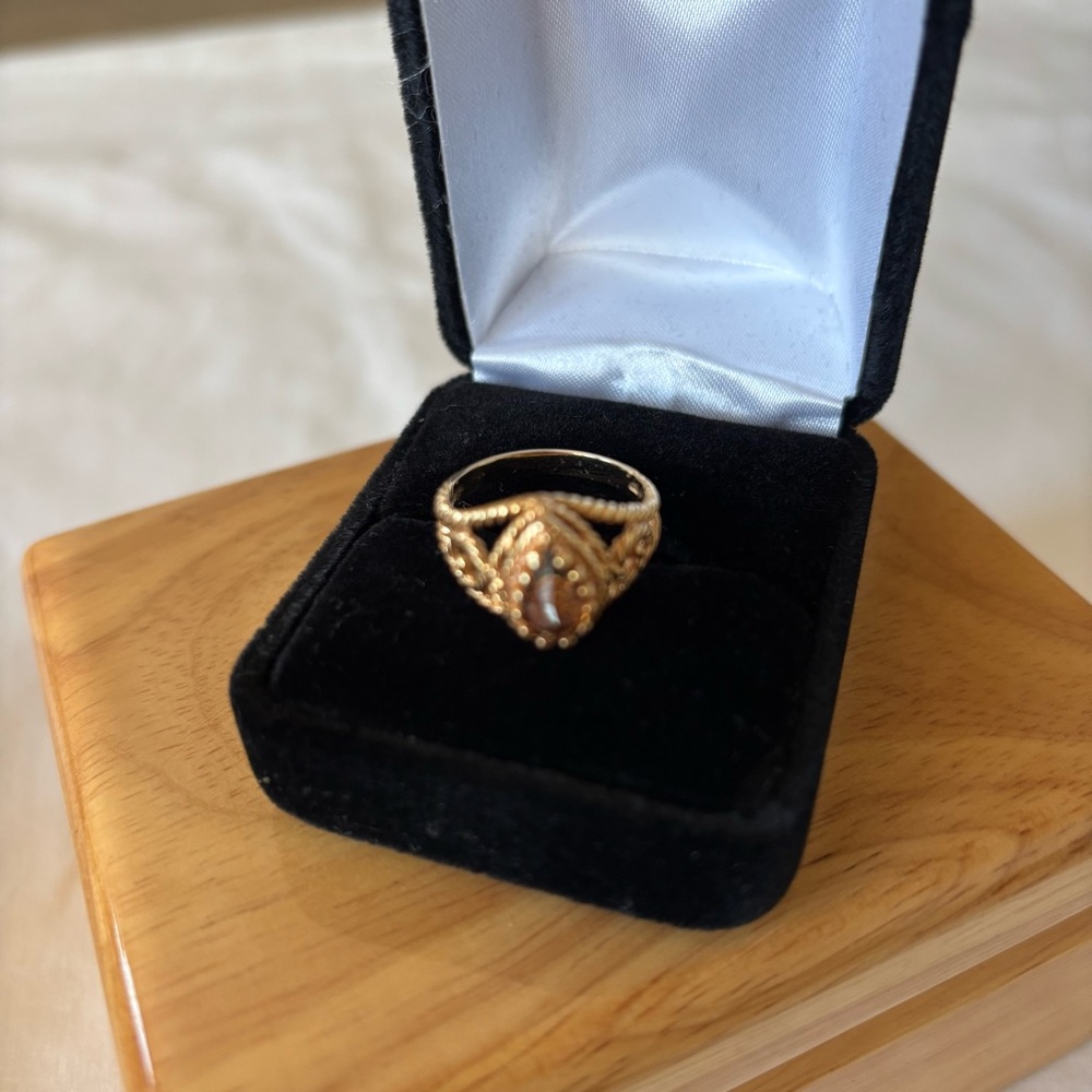 Vintage Avon Teardrop Faux Citrine Gold Tone Ring Size 6 - Picture 5 of 7